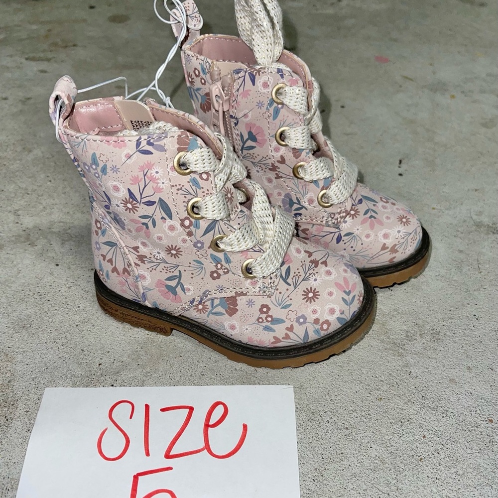 NWT Cat & Jack Target brand cute Floral Toddler girl Boots 5